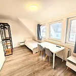 Monteurhaus Mit Zwei In Bremen-mitte, Parkplatz & Wlan アパート