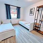 Monteurhaus Mit Zwei In Bremen-mitte, Parkplatz & Wlan
