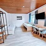 Monteurhaus Mit Zwei In Bremen-mitte, Parkplatz & Wlan アパート *