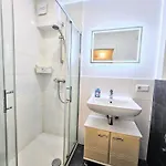 Monteurhaus Mit Zwei In Bremen-mitte, Parkplatz & Wlan