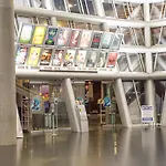 Monteurhaus Mit Zwei In Bremen-mitte, Parkplatz & Wlan ブレーメン