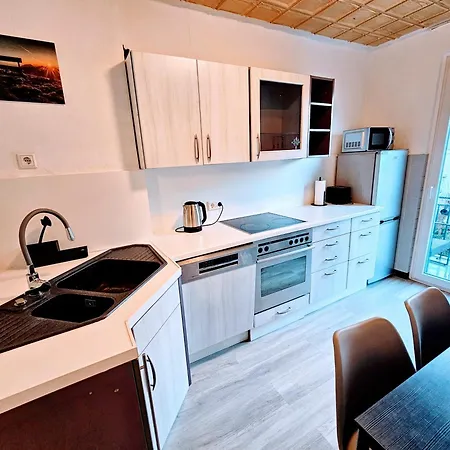 Monteurhaus Mit Zwei In Bremen-mitte, Parkplatz & Wlan