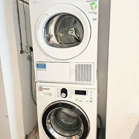 Monteurhaus Mit Zwei In Bremen-mitte, Parkplatz & Wlan *