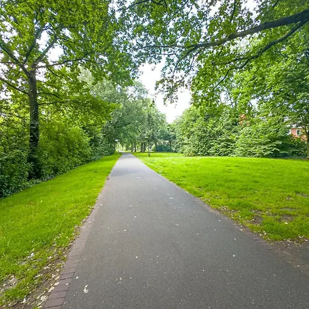 Monteurhaus Mit Zwei In Bremen-mitte, Parkplatz & Wlan
