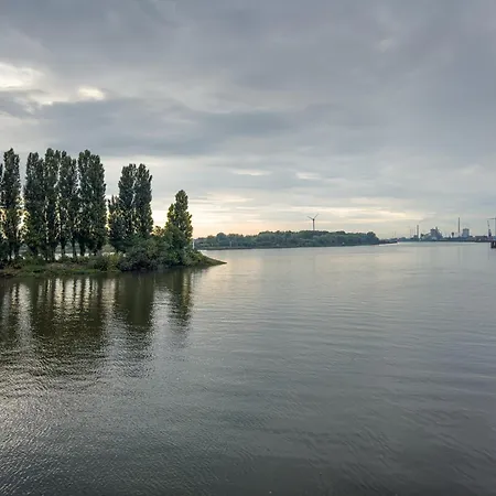 Monteurhaus Mit Zwei In Bremen-mitte, Parkplatz & Wlan Brême