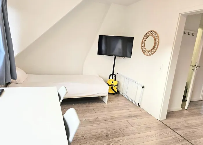 Monteurhaus Mit Zwei In Bremen-mitte, Parkplatz & Wlan 公寓 不莱梅